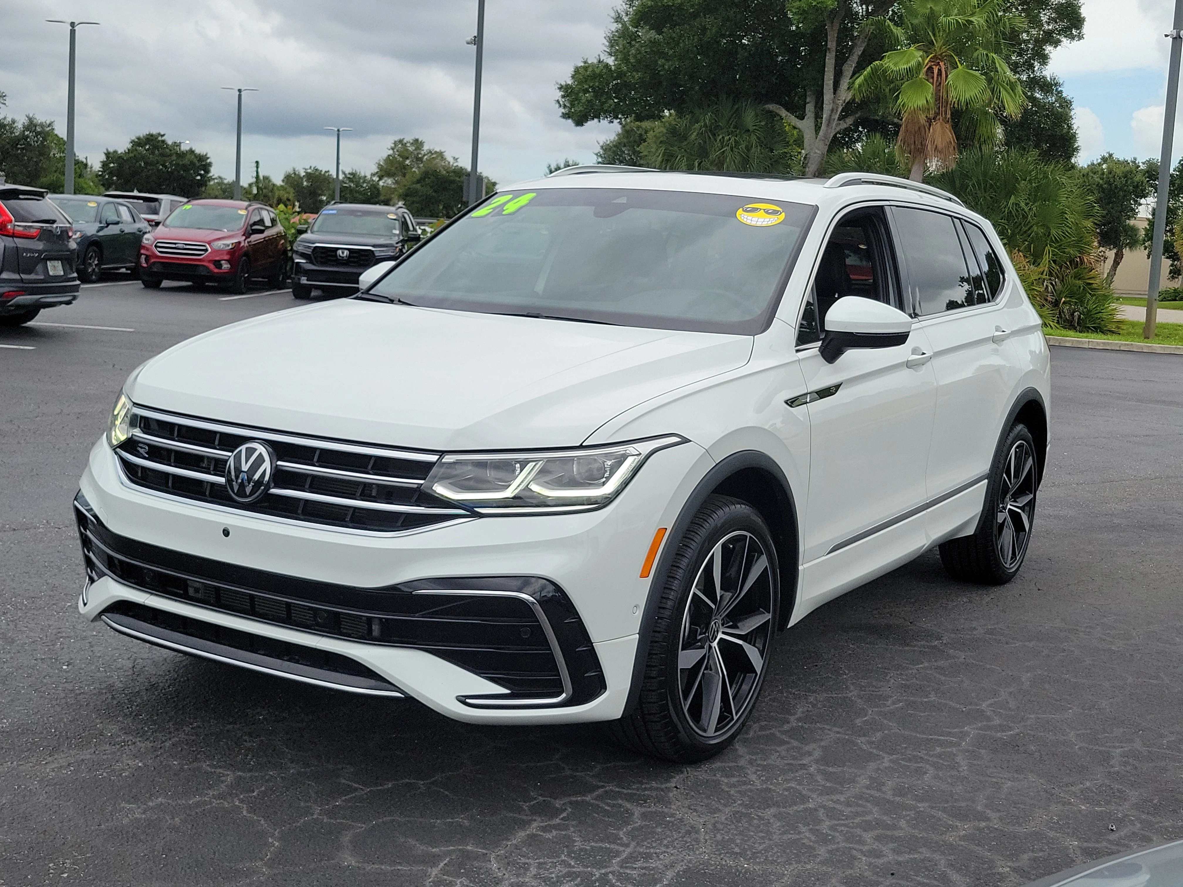 Used 2024 Opal White Volkswagen 2.0T SEL R-Line image 31