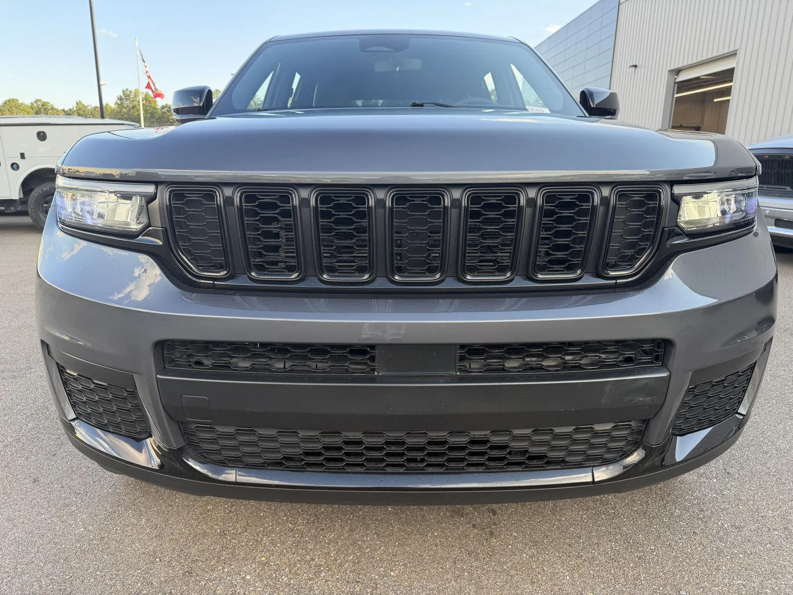 Used 2023 Baltic Gray Metallic Clearcoat Jeep Altitude image 26