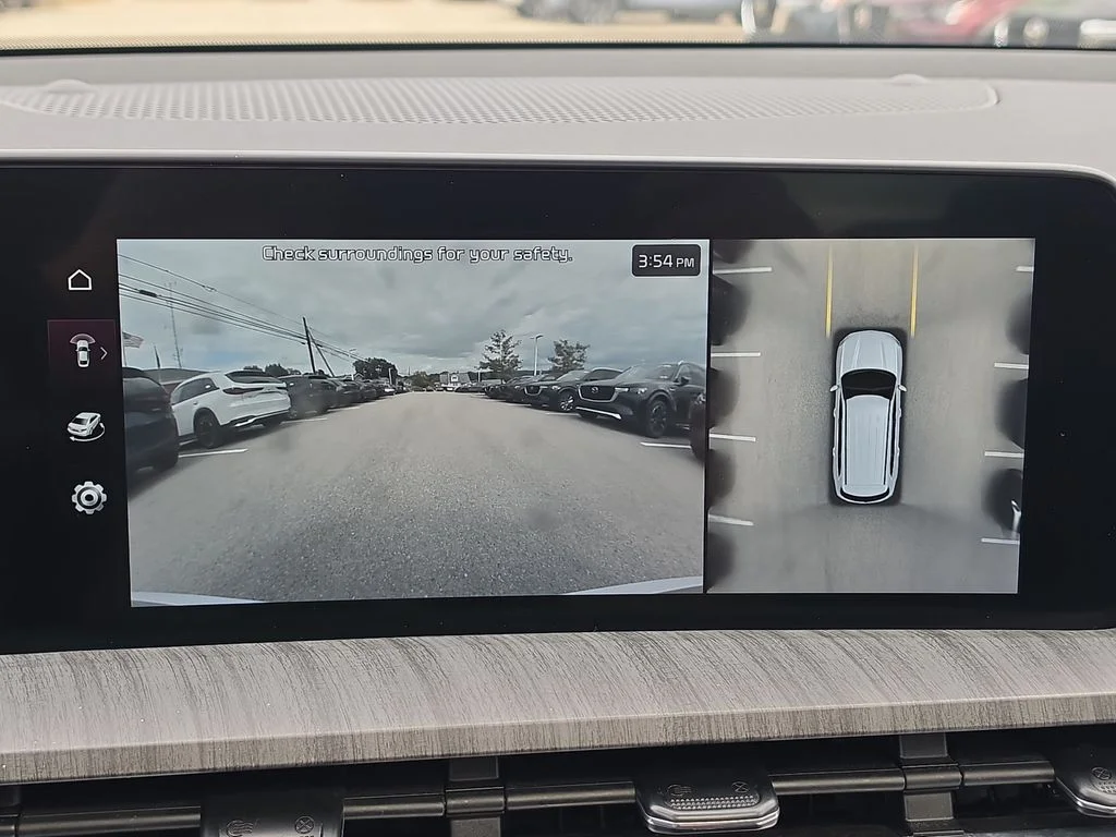Used 2023 White Kia SX image 20