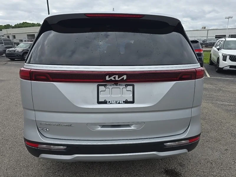 Used 2022 Silver Kia LXS image 7