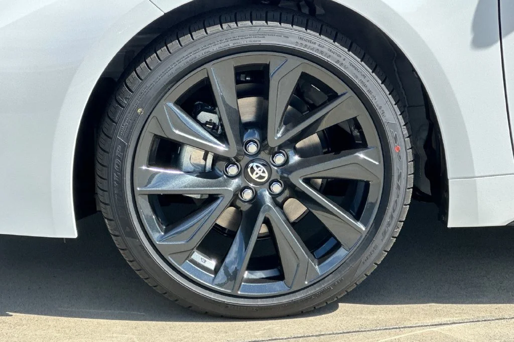 New 2027 Ice Cap Toyota  SE image 31