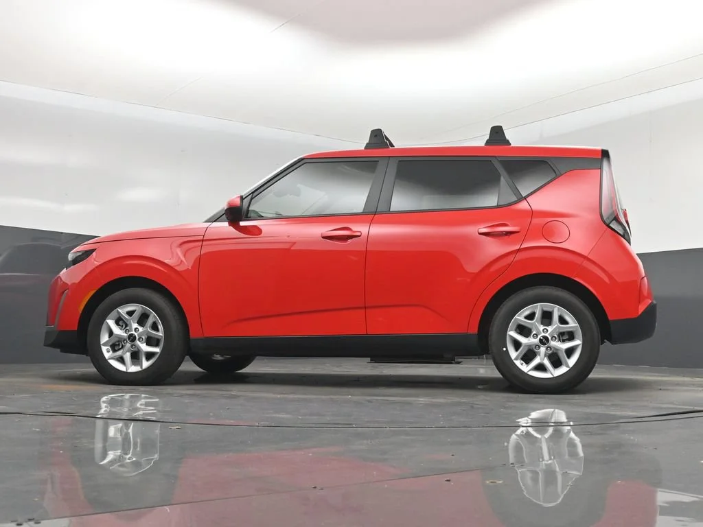 Used 2025 Red Kia LX image 15