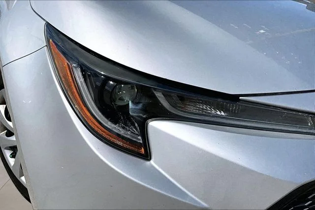 Used 2022 Silver Toyota LE image 30