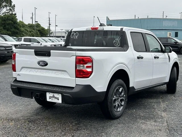 New 2026 Oxford White Ford XLT image 3
