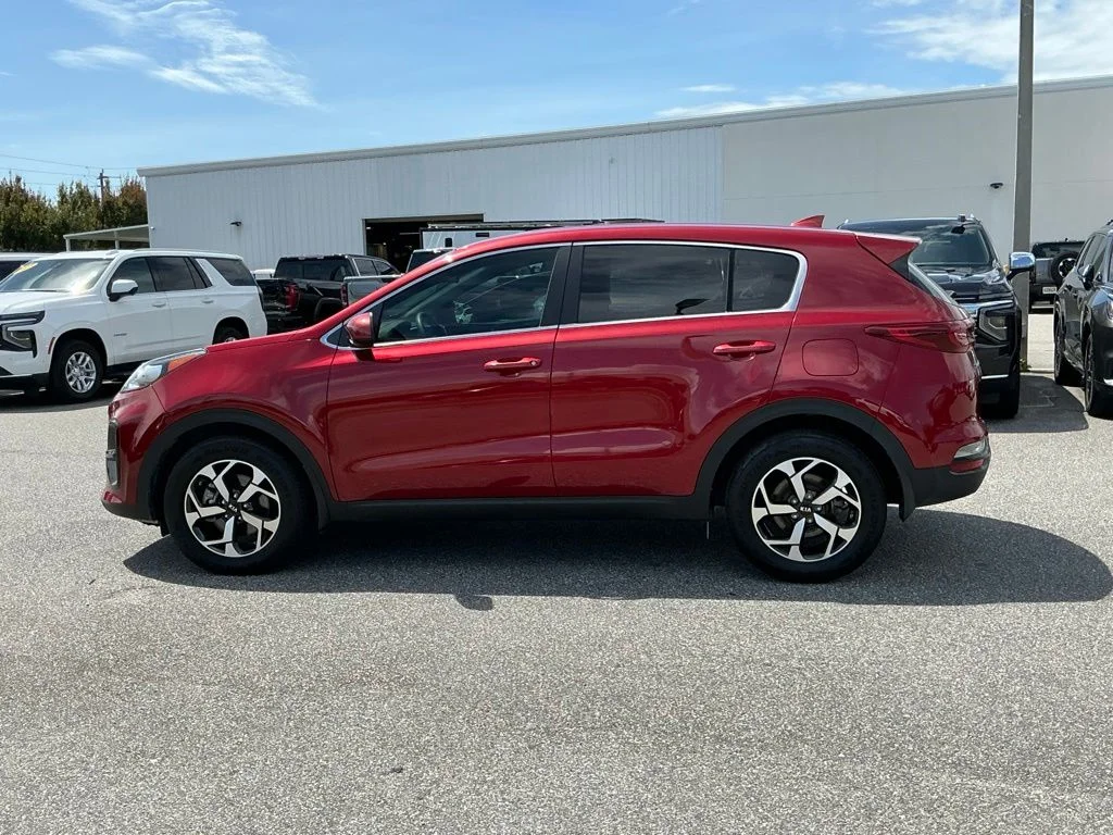 Used 2022 Red Kia LX image 4