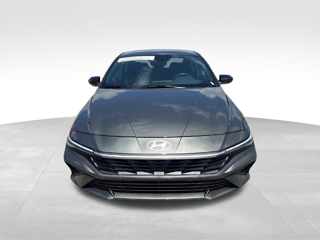 Used 2025 Gray Hyundai SEL Sport image 8