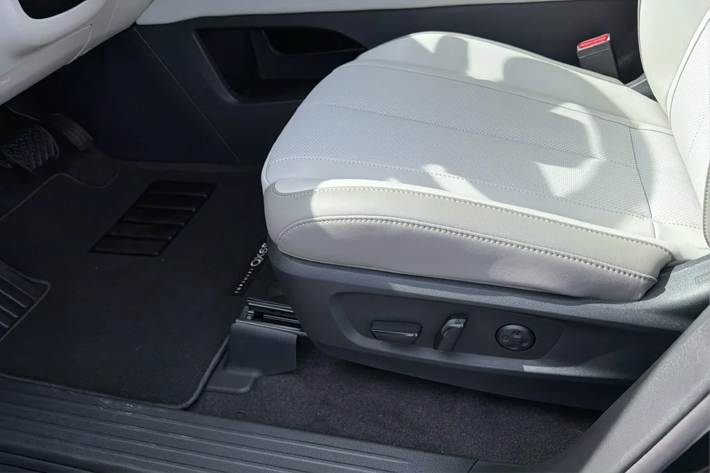 New 2027 MINERAL BLACK INFINITI Sport AWD image 18