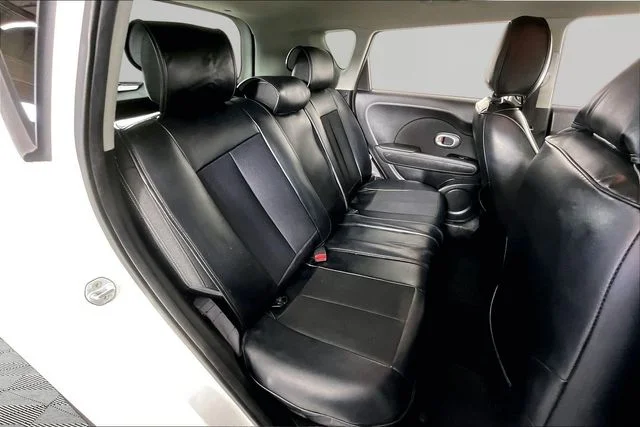 Used 2018 White Kia Plus image 23