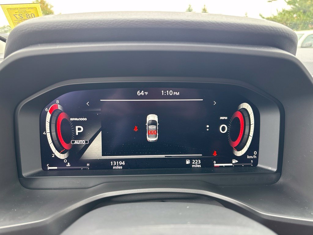 Used 2025 Gray Nissan Platinum image 25