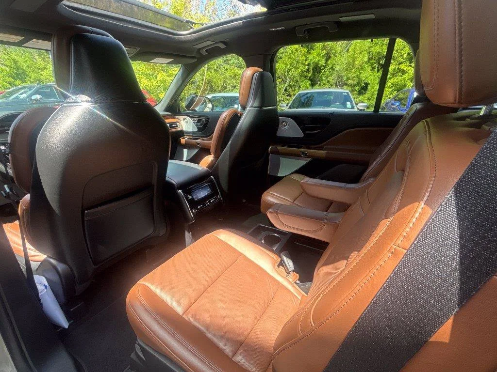 Used 2023 Beige Lincoln Reserve image 15