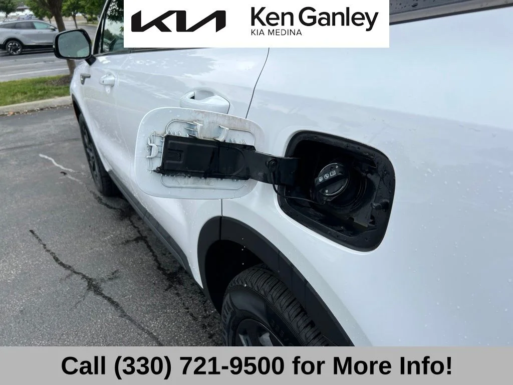 Certified Used 2022 White Kia S image 49