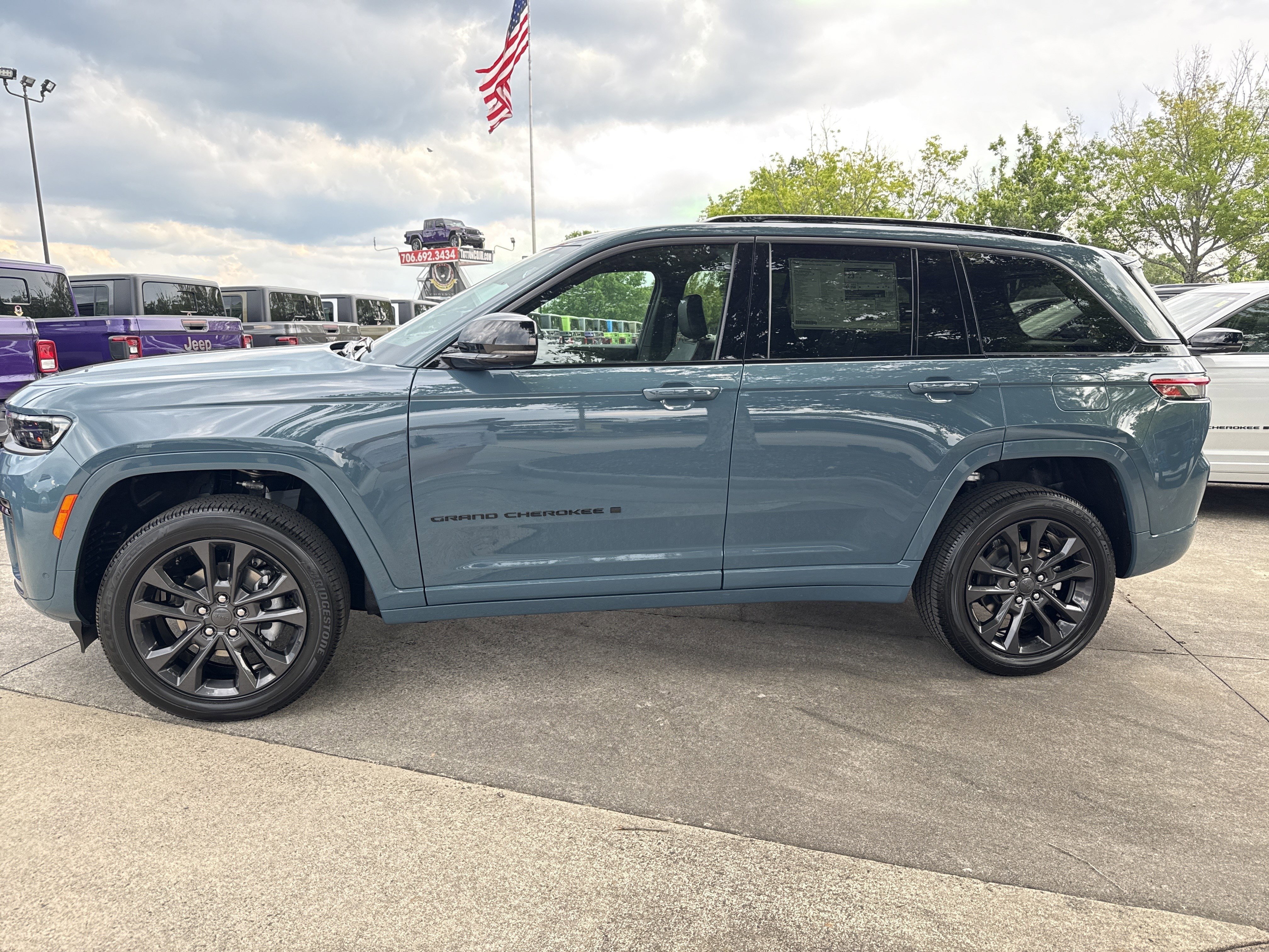 New 2026 Steel Blue Jeep Limited Reserve image 4