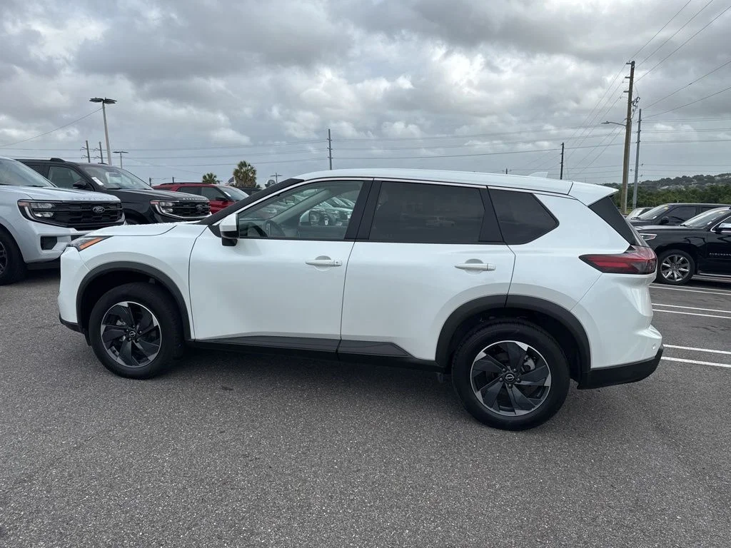 Used 2024 Pearl Nissan SV image 4