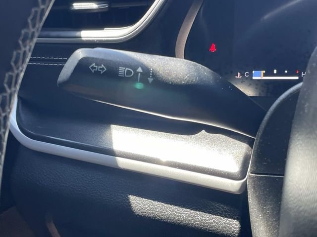 Used 2022 Silver Jeep Altitude image 24