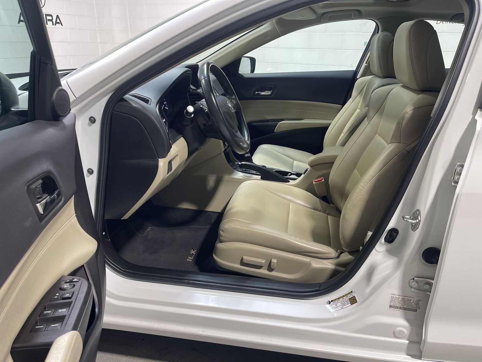 Used 2018 Bellanova White Pearl Acura  image 2