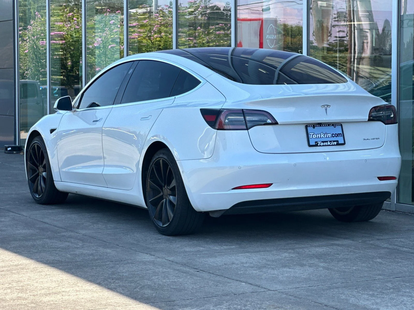 Used 2020 Pearl White Multi-Coat Tesla Long Range image 5