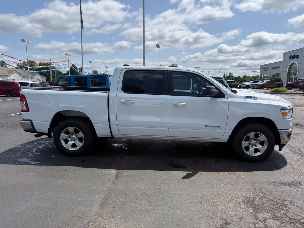 Used 2022 White Ram Big Horn/Lone Star image 2