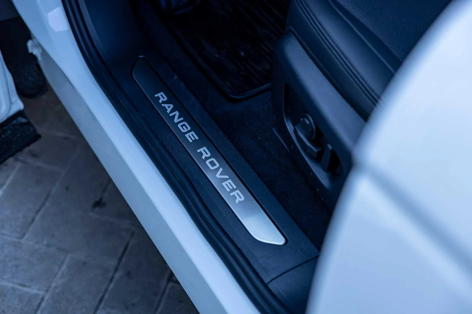 2026 Land Rover Range Rover Evoque Dynamic SE - Photo 13