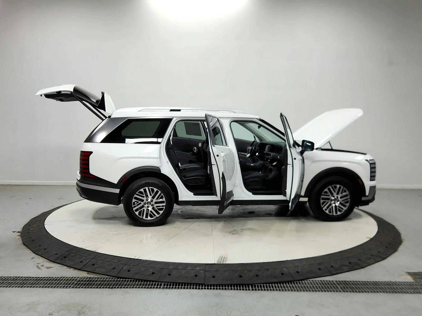 Used 2026 White Hyundai SEL image 17