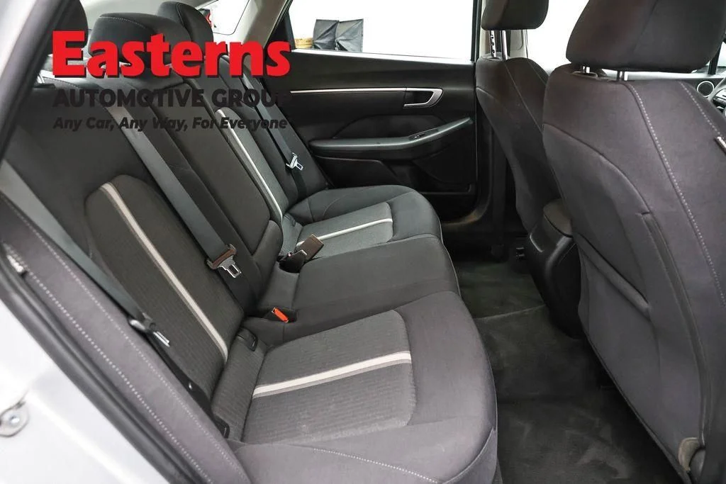 Used 2025 Silver Hyundai SEL image 26