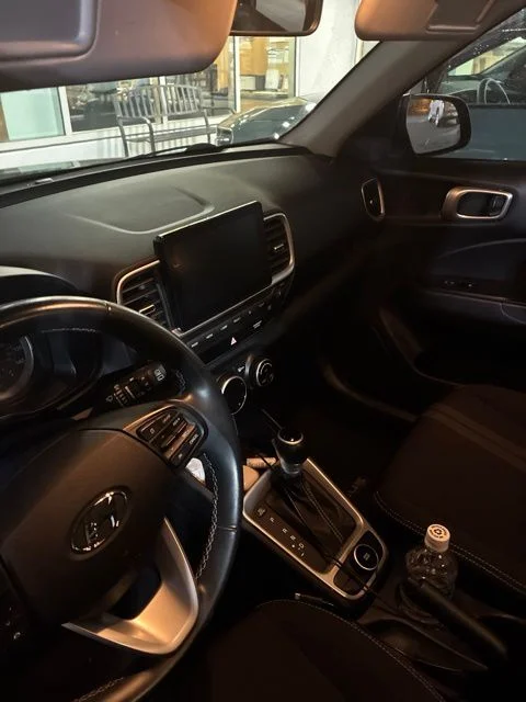 Used 2022 Black Hyundai SEL image 17