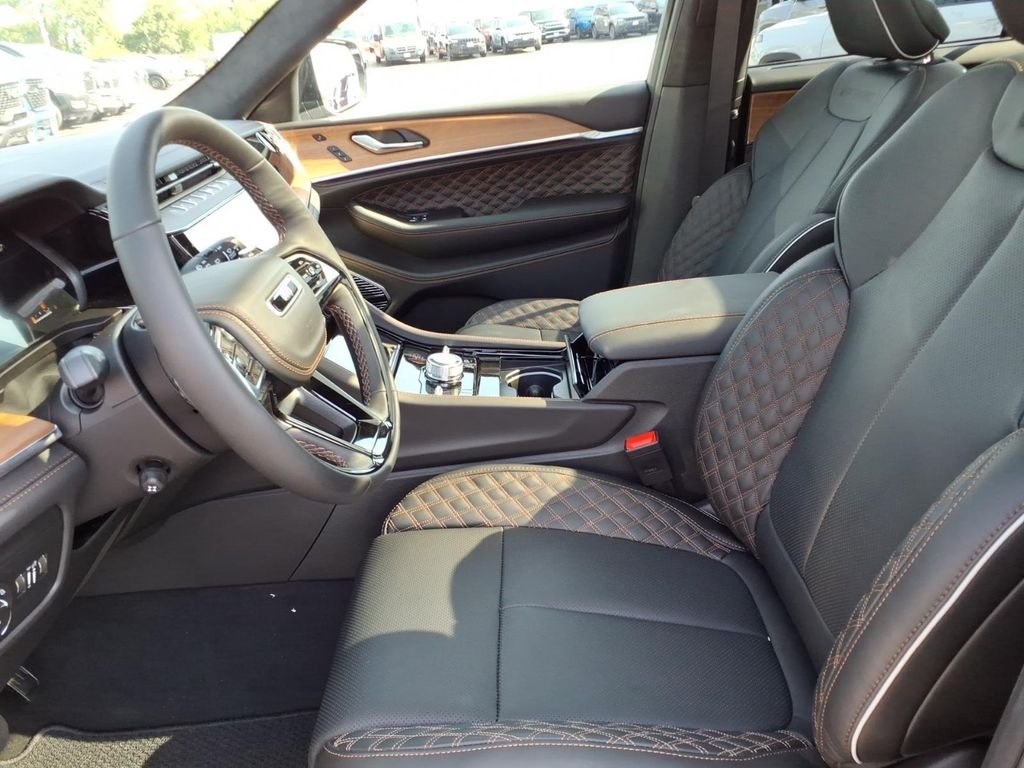 New 2026 Silver Zynith Exterior Paint Jeep Summit image 9