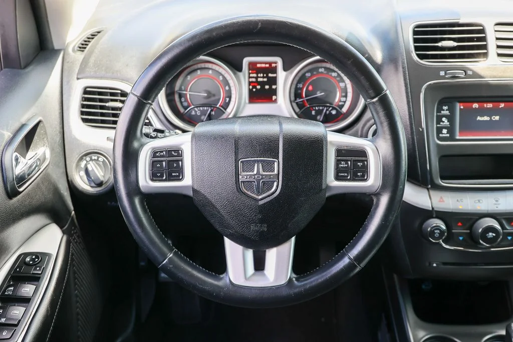 Used 2018 Silver Dodge SE image 7