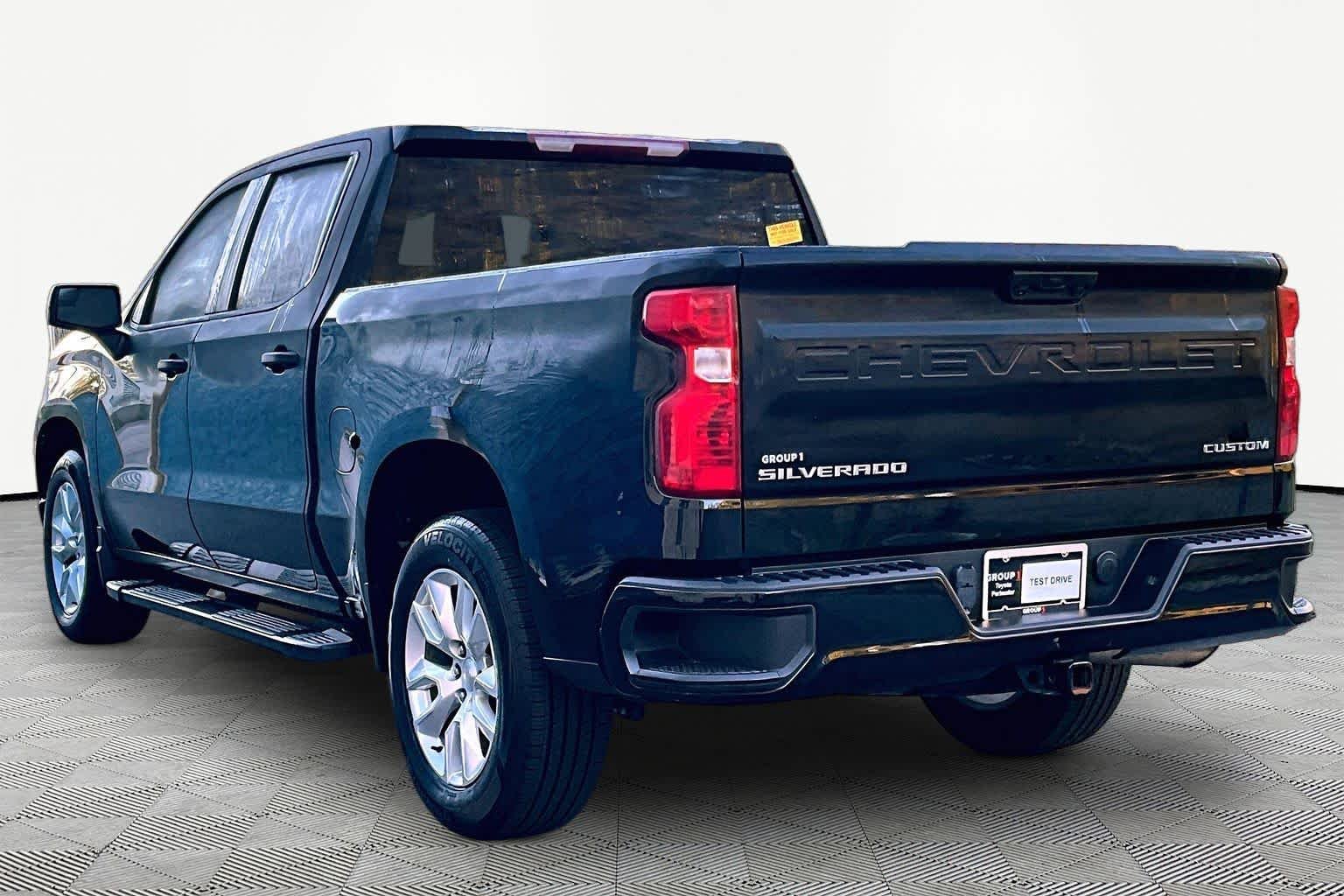 Used 2023 Black Chevrolet Custom image 12