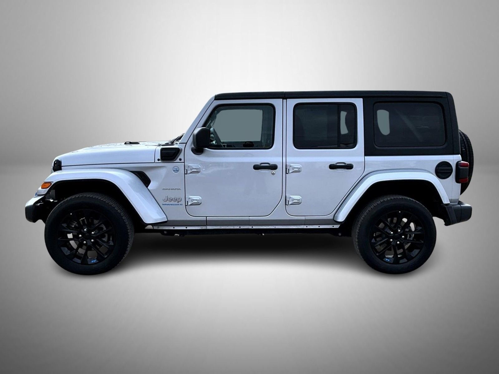 Used 2023 Silver Jeep Sahara 4xe image 8