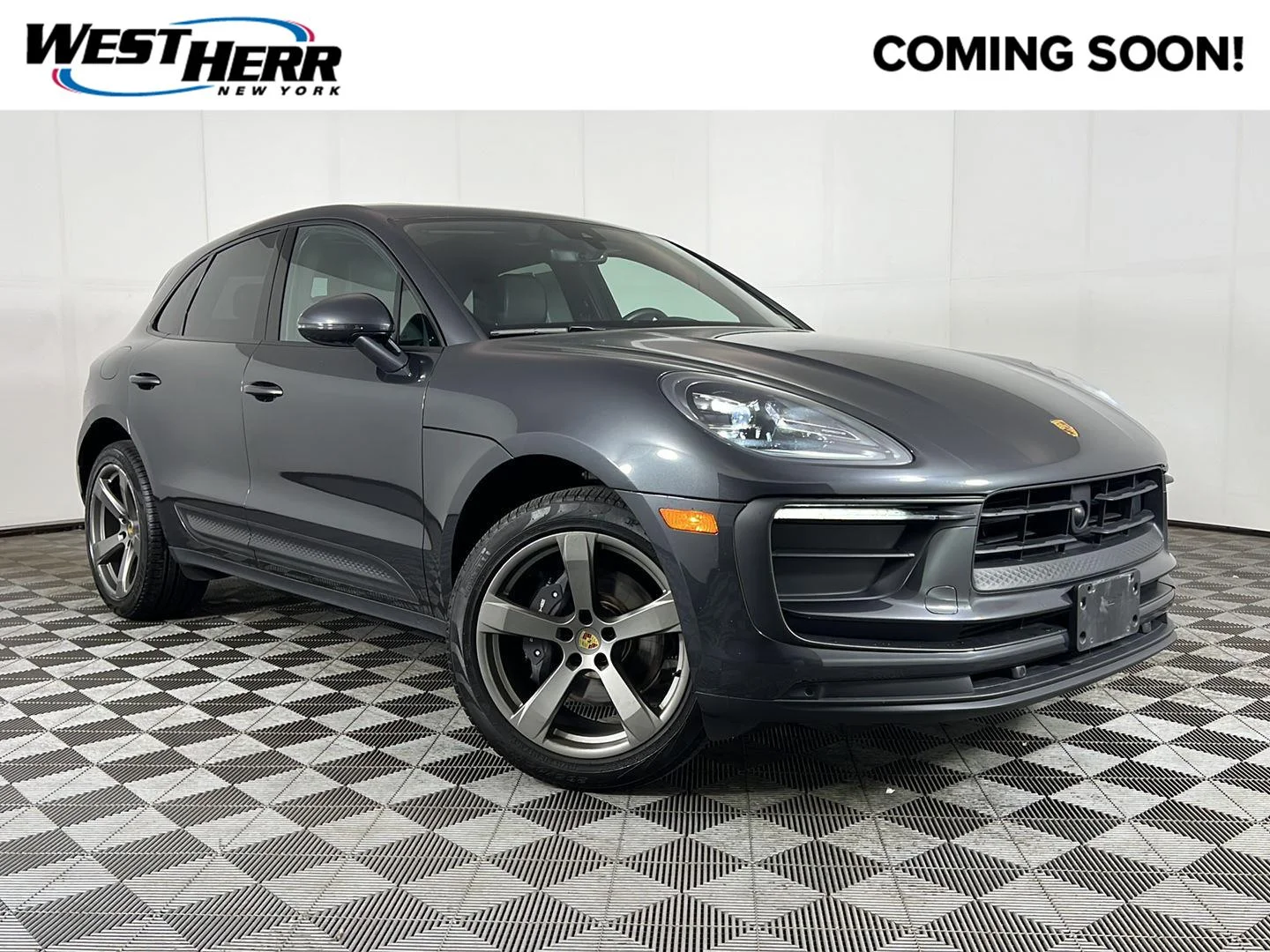 2023 Porsche Macan -'s photo