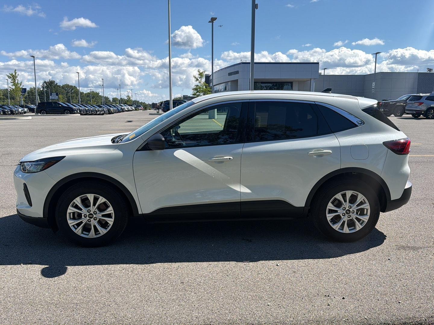 Used 2023 Star White Metallic Tri-Coat Ford Active image 7