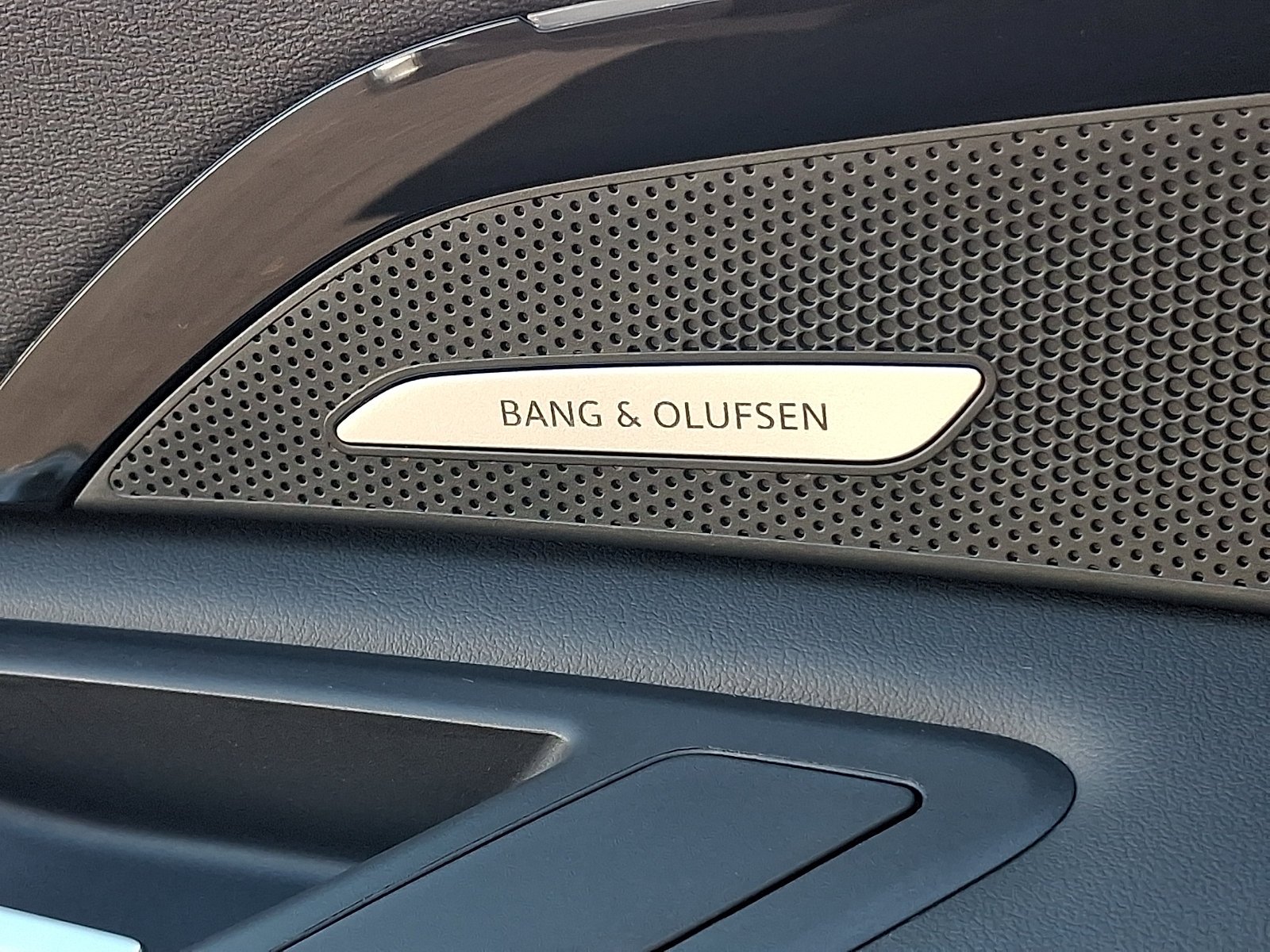 Used 2025 Navarra Blue Metallic   2D2d Audi Premium Plus image 26