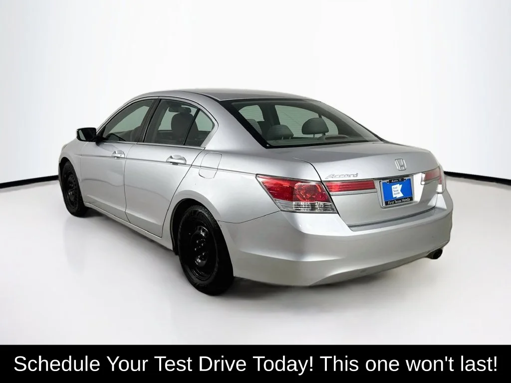 Used 2012 Alabaster Silver Metallic Honda LX image 5