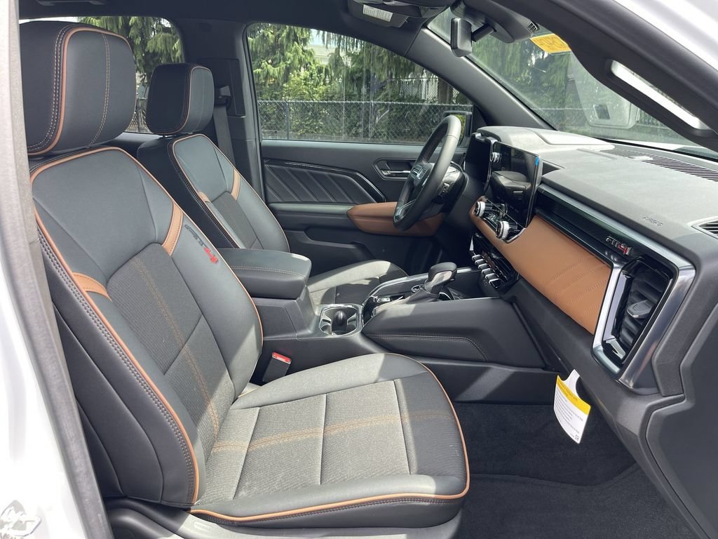 2025 GMC Canyon AT4 - Photo 27