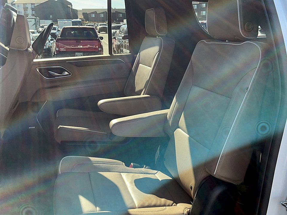 Used 2024 Iridescent Pearl Tricoat Chevrolet 4WD Premier image 11