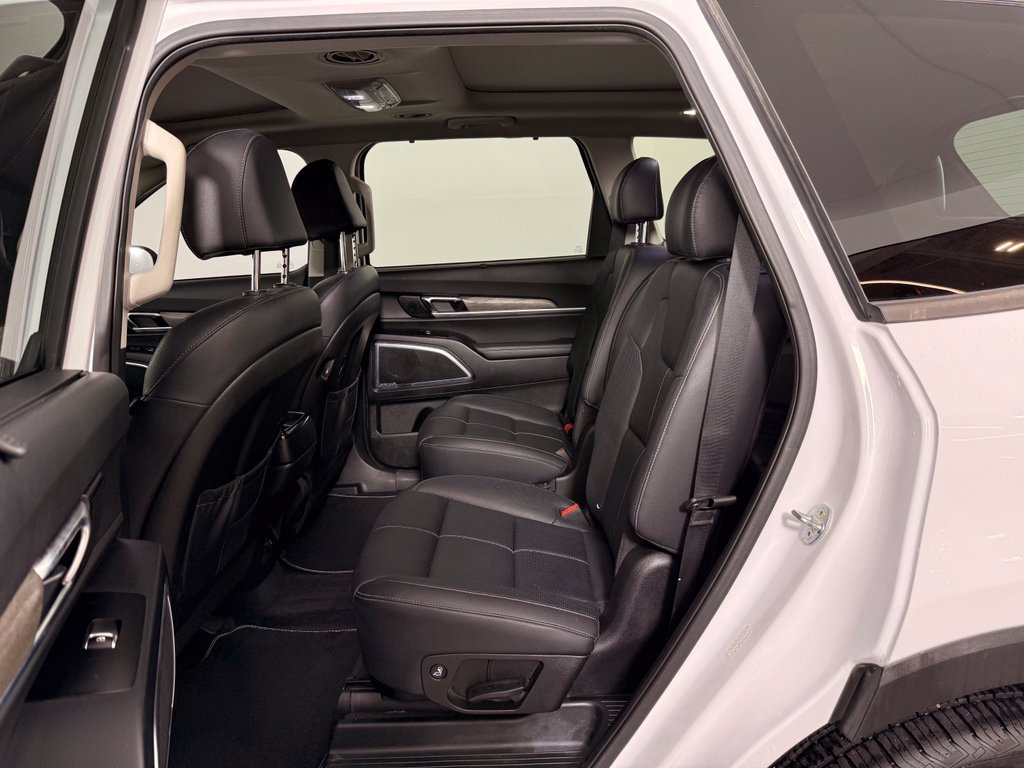 Used 2022 Glacial White Pearl Kia SX image 18