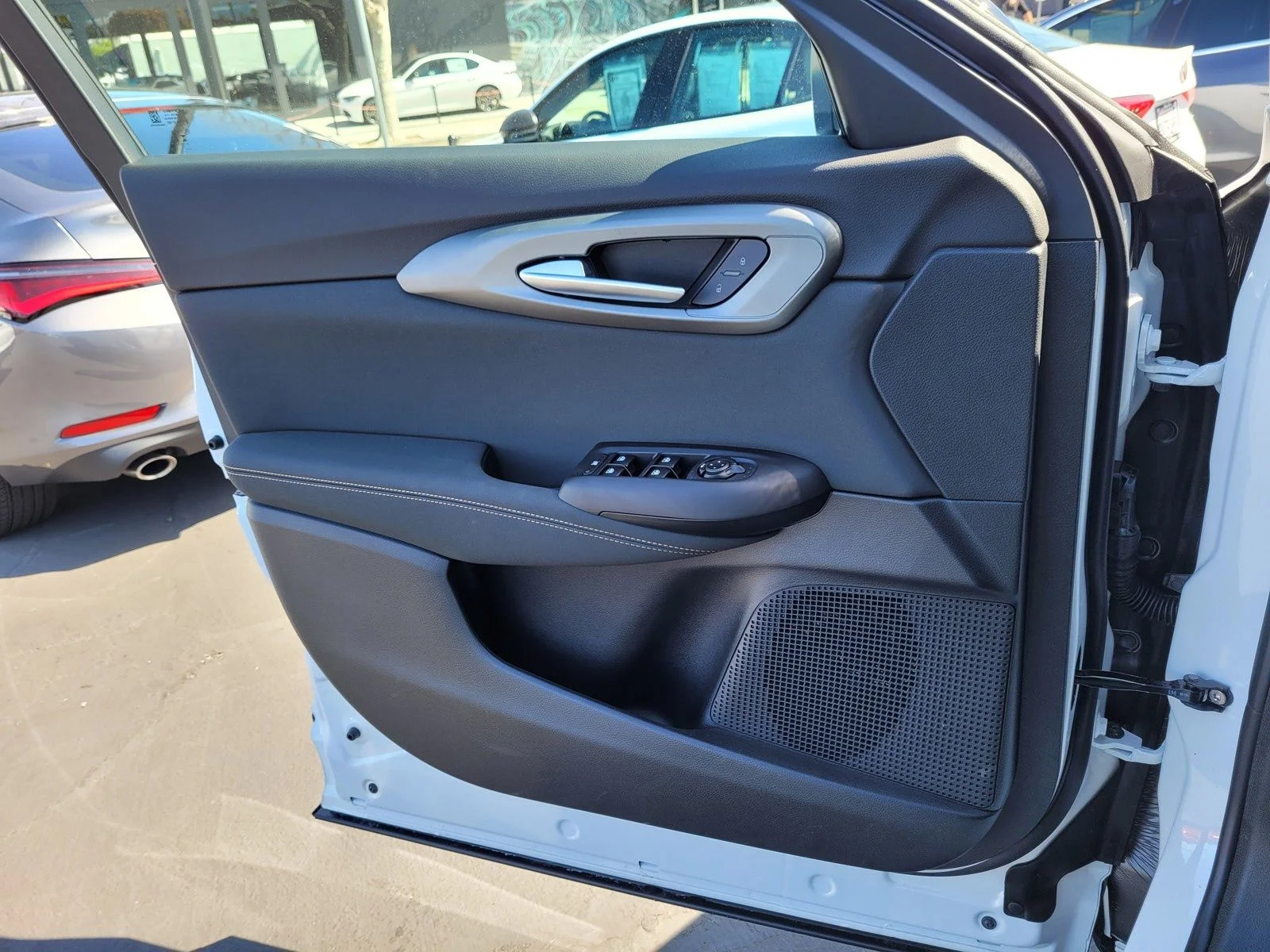 New 2025 Milano White Exterior Paint Alfa Romeo Base image 12