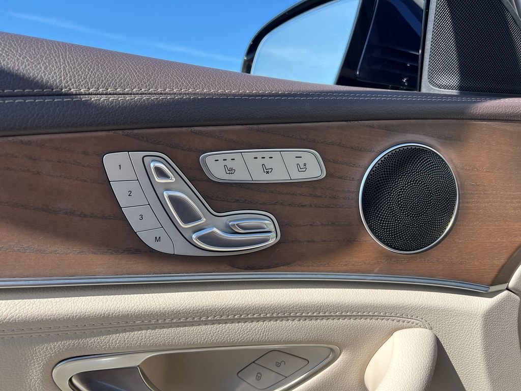 Used 2019  Mercedes-Benz E 300 image 12