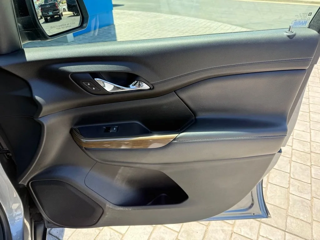 Used 2021 SATIN STEEL METALLIC GMC SLE image 16