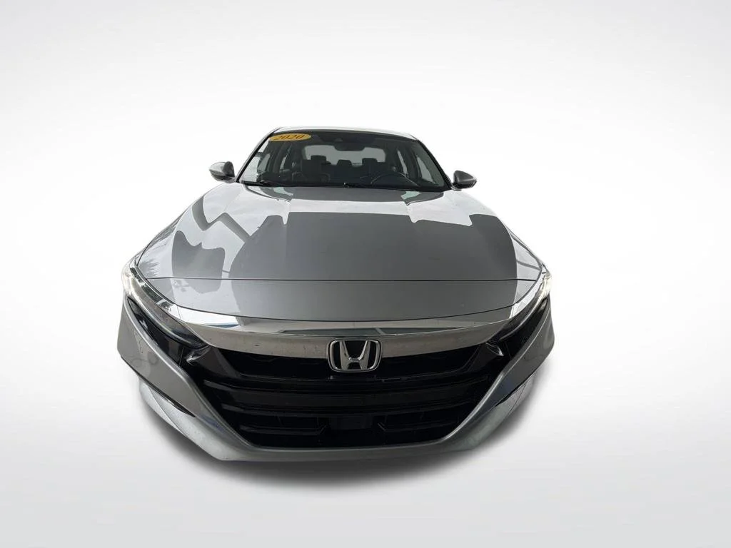 Used 2020 Lunar Silver Metallic Honda Touring image 2