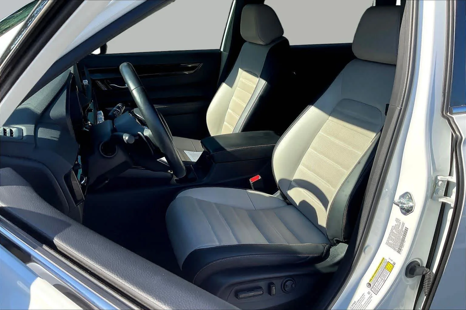Used 2024 Platinum White Pearl Honda Sport Touring image 8