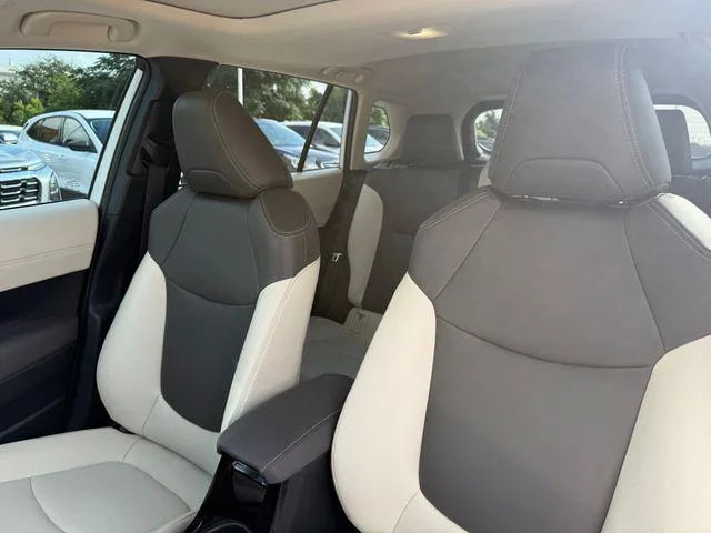 Certified Used 2024 WIND CHILL PEARL Toyota XLE image 10