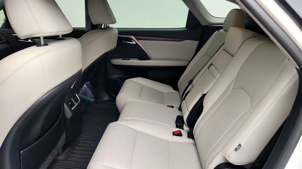 Used 2022 Eminent White Pearl Lexus RX 350L AWD w/ Premium Package & Heated/Ventilated Seats image 20