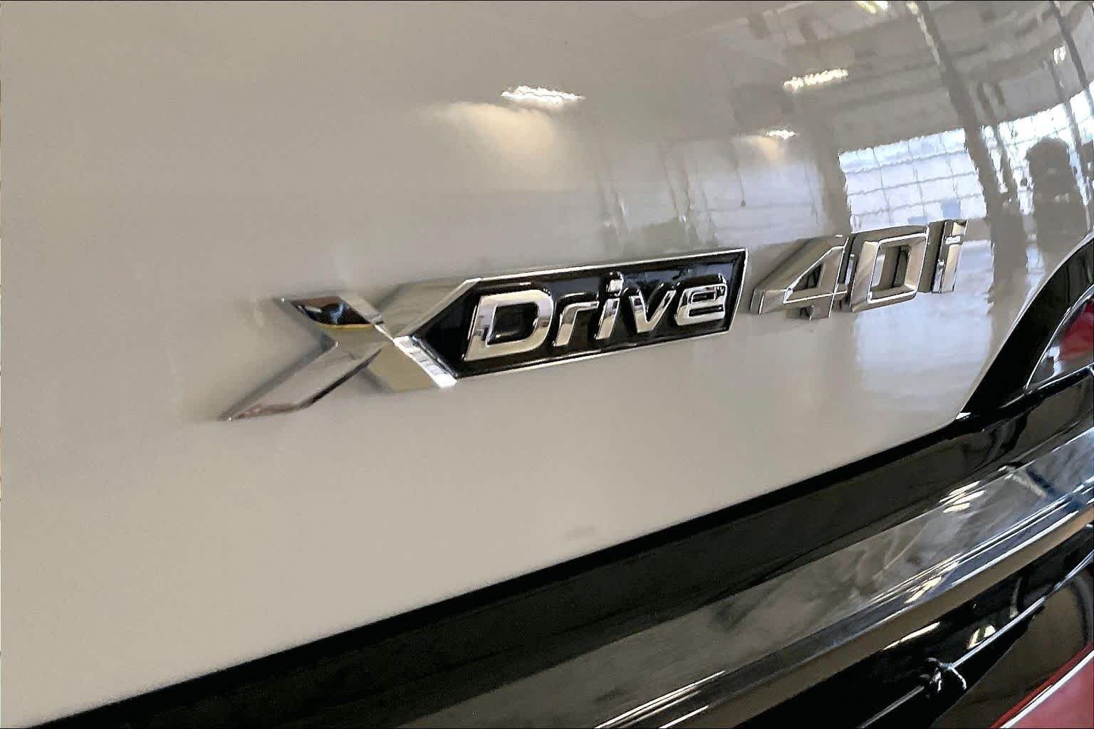 New 2027 Alpine White BMW xDrive40i image 15