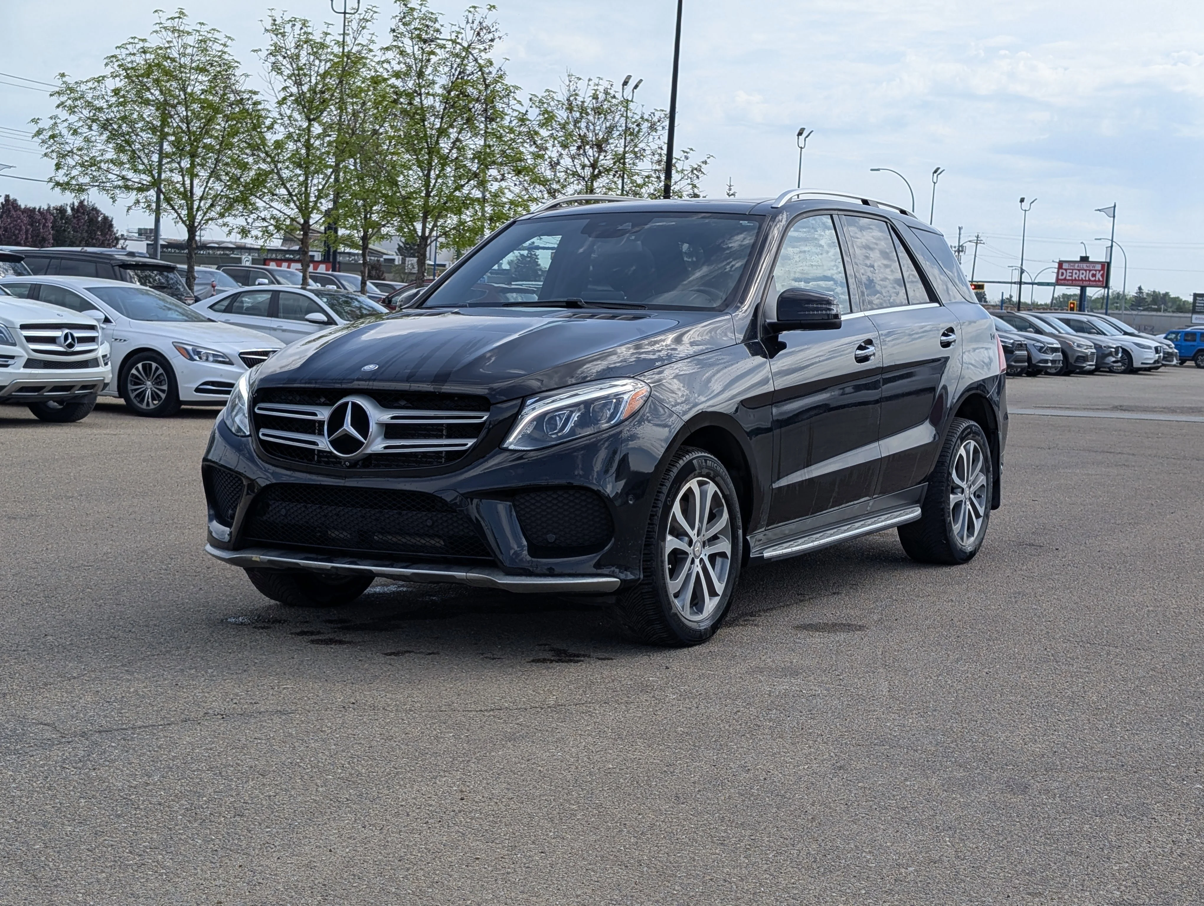 Used 2016 Black Mercedes-Benz GLE 350d image 2