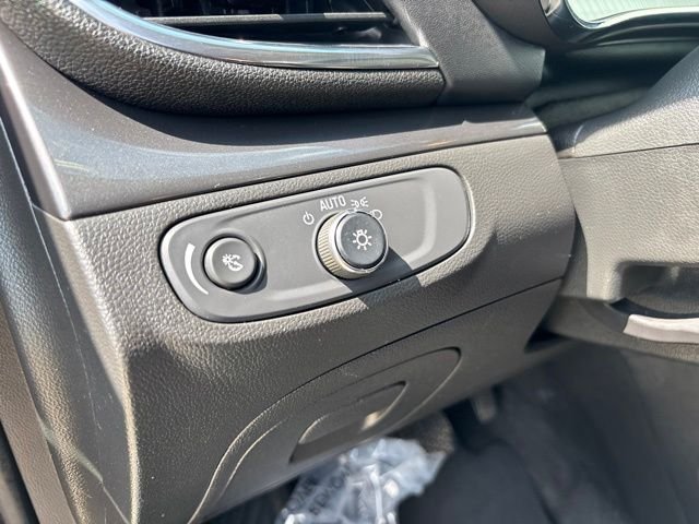 Used 2018 Red Buick Preferred image 14