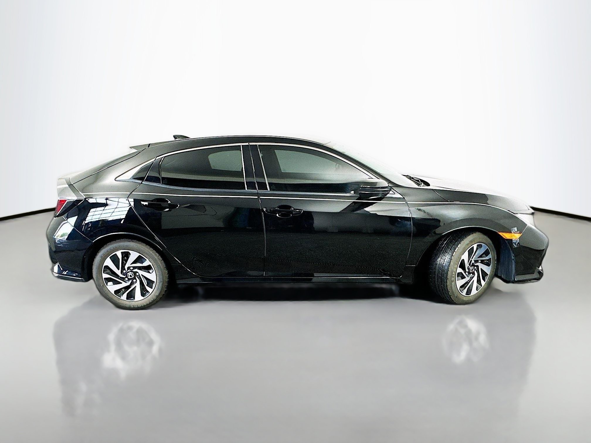 Used 2018 Black Honda LX image 8