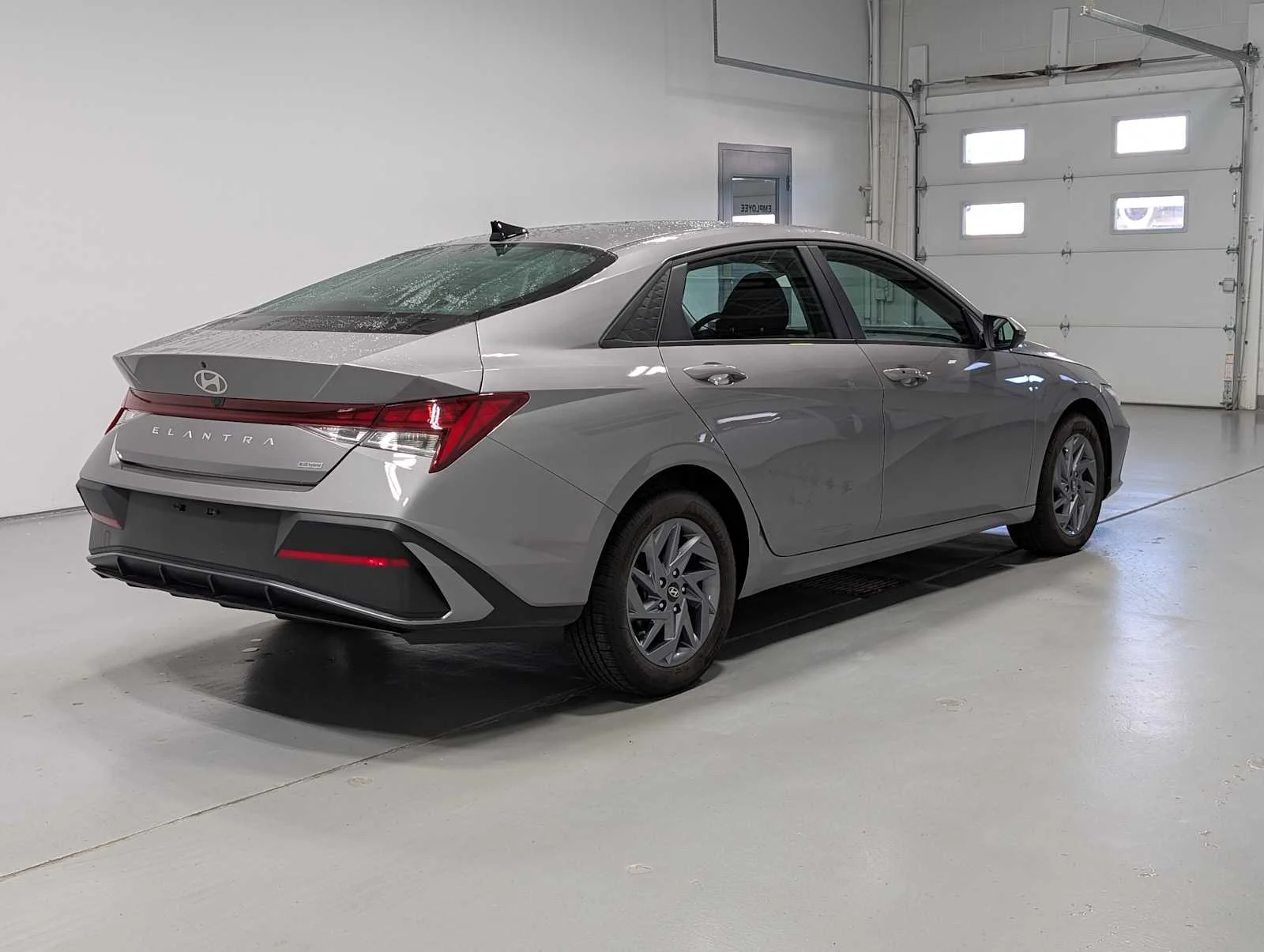 Used 2025 Fluid Metal Hyundai Blue image 7