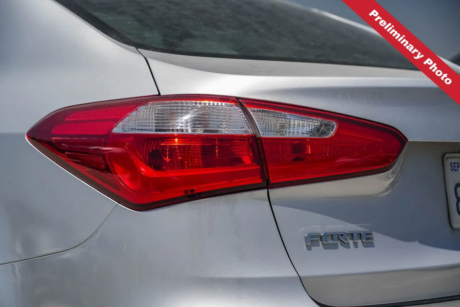Used 2016 Silky Silver Kia LX image 9