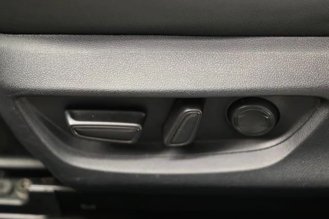 Used 2025 Ice Cap Toyota SE image 22